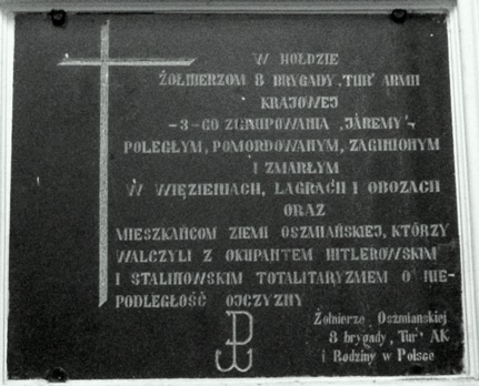 genealogia widok tablicy poświęconej żołnierzom 8 Oszmiańskiej Brygady AK Tura - foto MB